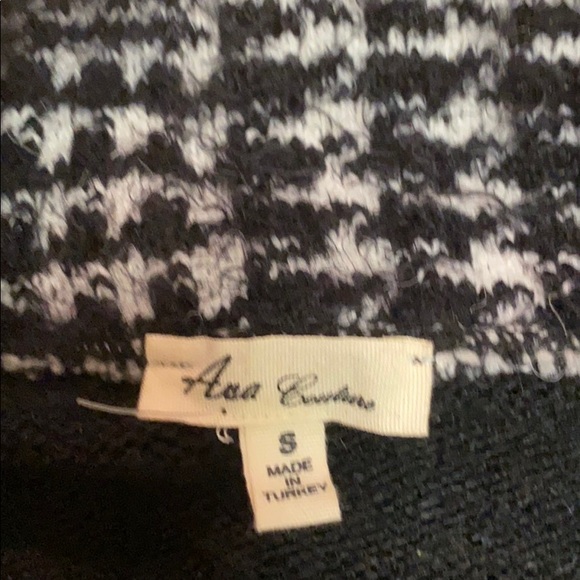 Beautiful black & white mohair wrap sweater size S {044} - Picture 3 of 6